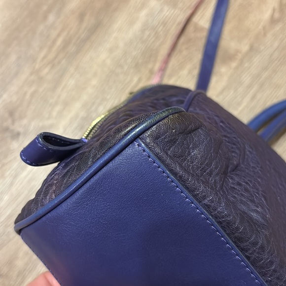 Marc By Marc Jacobs Pebbled Lamb leather purse. - Picture 10 of 16